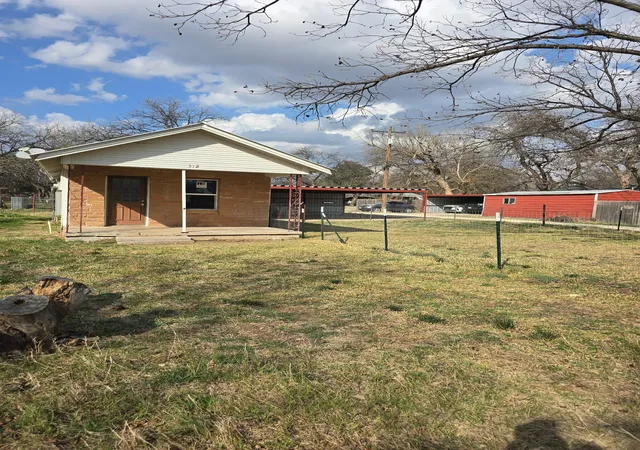 Homes for sale in Clyde, TX | 312 N 3rd St, Clyde, TX 79510 | MLS# 21202869