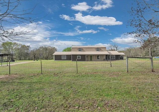 1st image of 1013 Dewitt Hinson Rd, No City, TX 75969 | MLS# 21204109