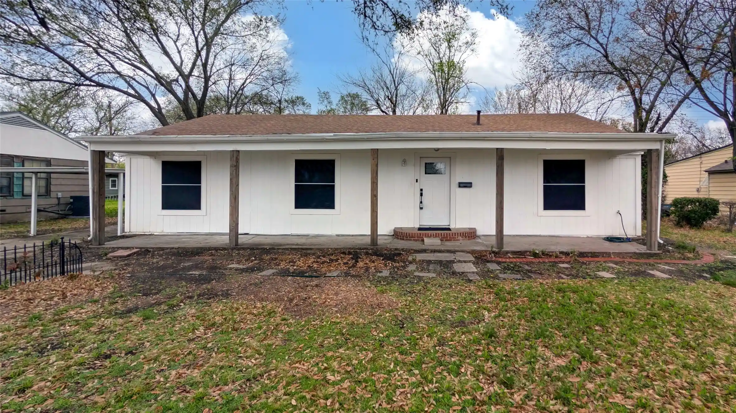 Single family home for sale at 1425 W Walnut St, Garland, TX 75042 | MLS# 21203972