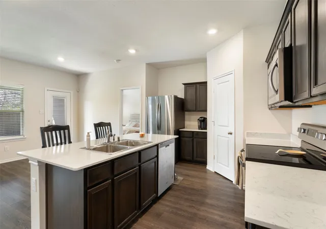 4th image of 11401 Headwater Ct, Providence Village, TX 76227 | MLS# 21204187