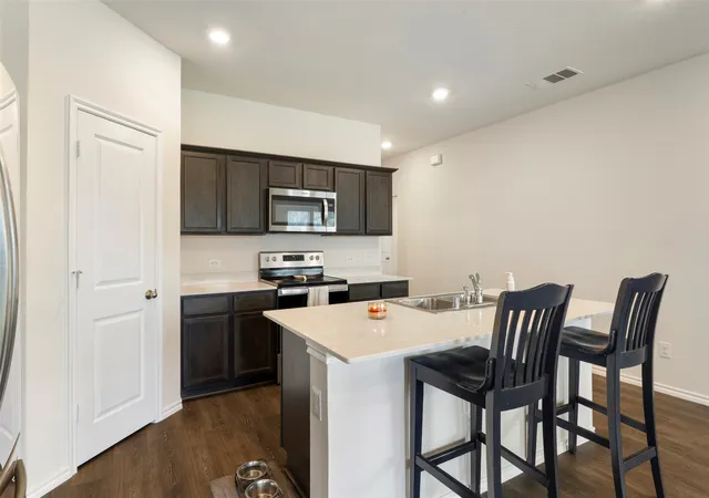 5th image of 11401 Headwater Ct, Providence Village, TX 76227 | MLS# 21204187