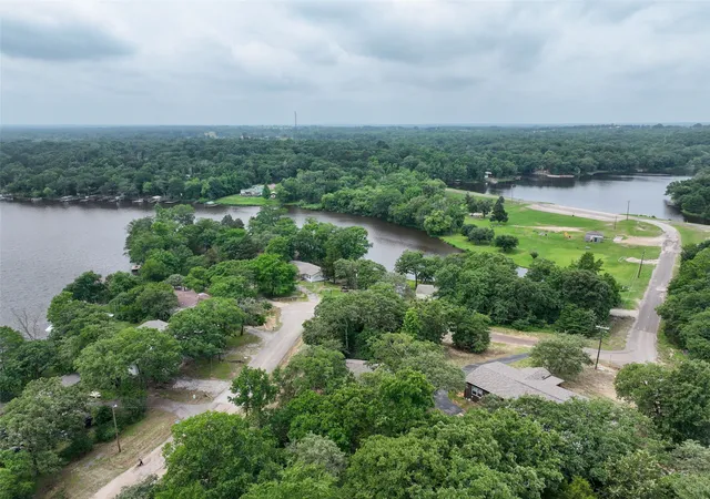 Photo 3 of Single family home for sale at 1062 Hickory Hills Dr, Murchison, TX 75778 | MLS# 21203432 | Listing updated on 2026-08-25