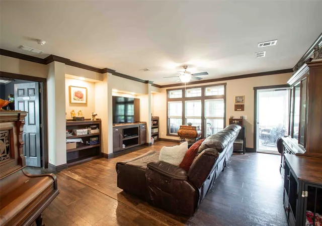 Photo 4 of Single family home for sale at 1062 Hickory Hills Dr, Murchison, TX 75778 | MLS# 21203432 | Listing updated on 2026-08-25