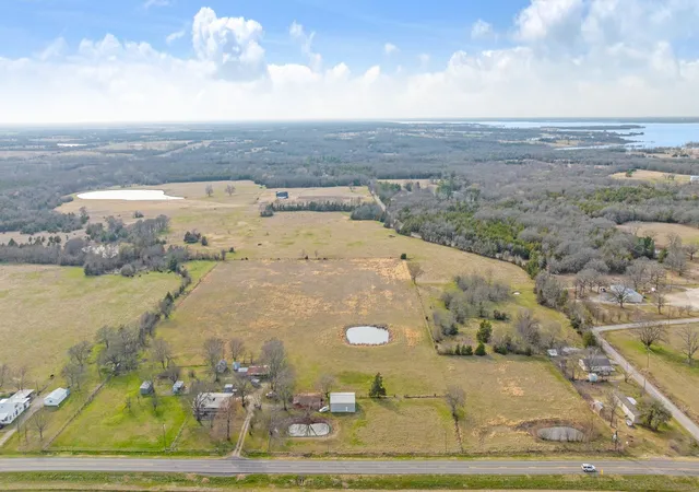 Homes for sale in Honey Grove, TX | 4411 Fm 100, Honey Grove, TX 75446 | MLS# 21204469