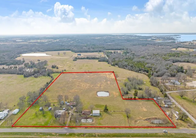 Homes for sale in Honey Grove, TX | 4411 Fm 100, Honey Grove, TX 75446 | MLS# 21204469