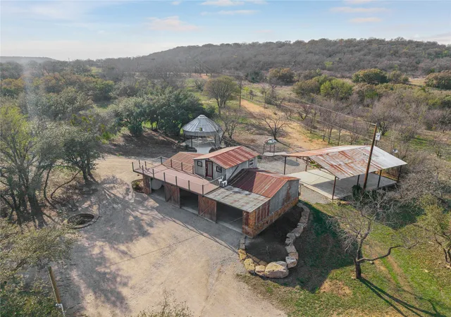 Photo 3 of Single family home for sale at 7005 County Road 551, Brownwood, TX 76801 | MLS# 21202491 | Listing updated on 2026-09-22