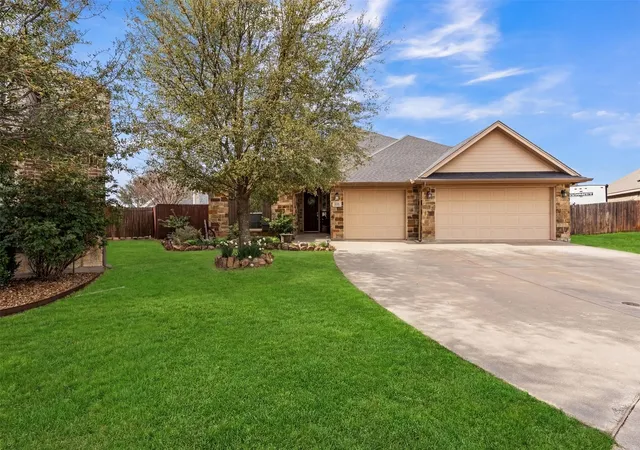 Homes for sale in Joshua, TX | 108 Lauren Ct, Joshua, TX 76058 | MLS# 21204503