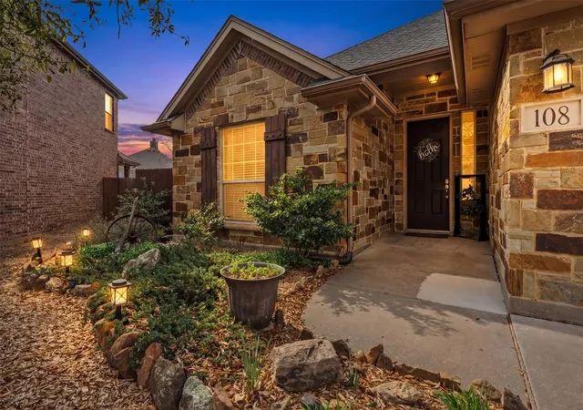 Homes for sale in Joshua, TX | 108 Lauren Ct, Joshua, TX 76058 | MLS# 21204503