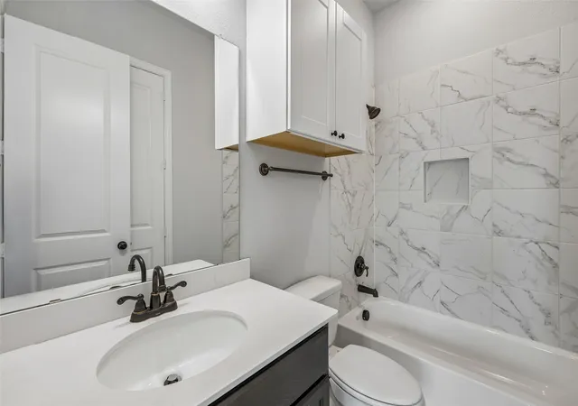 Photo 4 of Sale Pending at 2533 Westbank Trl, Garland, TX 75042 | MLS# 21199294 | Listing updated on 2026-09-29