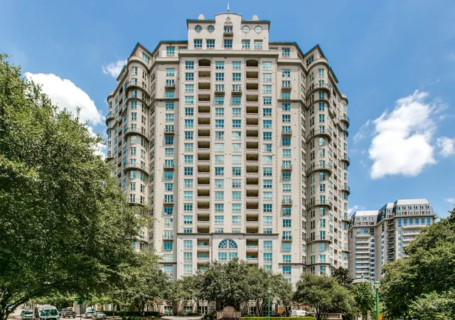 Photo 2 of Condo for sale at 3401 Lee Pkwy #102, Dallas, TX 75219 | MLS# 21204305 | Listing updated on 2026-10-07