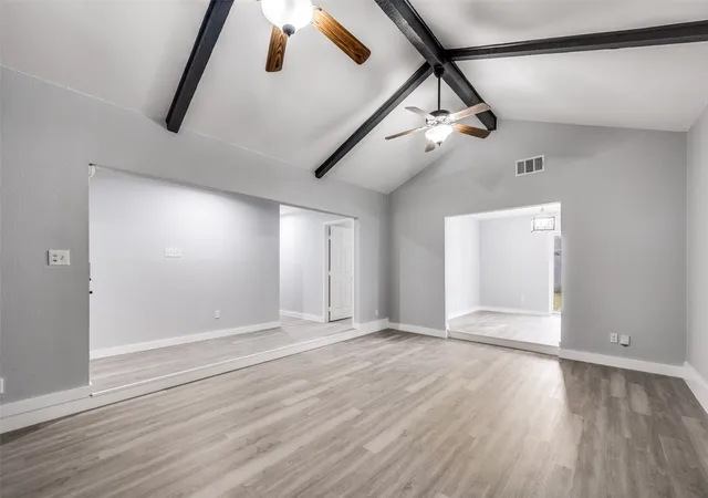 Photo 4 of Single family home for sale at 2006 Elmridge Dr, Arlington, TX 76012 | MLS# 21204861 | Listing updated on 2026-09-17