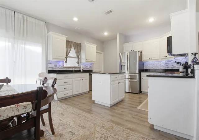 Photo 3 of Single family home for sale at 10928 Middleglen Rd, Haslet, TX 76052 | MLS# 21204885 | Listing updated on 2026-08-21