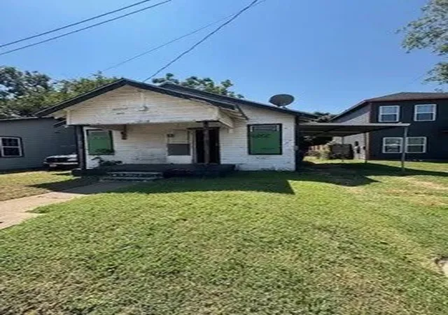 Photo 2 of Single family home for sale at 3817 Latimer St, Dallas, TX 75215 | MLS# 21199738 | Listing updated on 2026-09-24