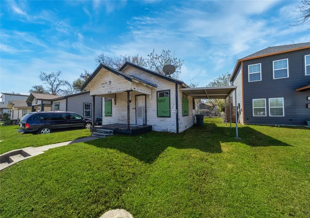 Photo 3 of Single family home for sale at 3817 Latimer St, Dallas, TX 75215 | MLS# 21199738 | Listing updated on 2026-09-24