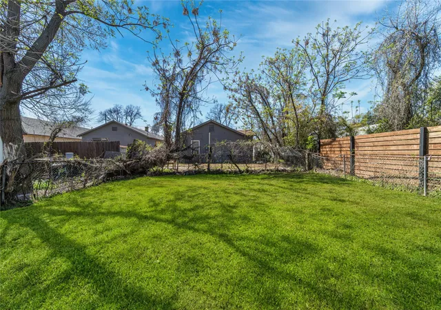 Photo 3 of Single family home for sale at 3817 Latimer St, Dallas, TX 75215 | MLS# 21199738 | Listing updated on 2026-09-24
