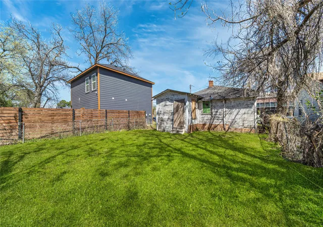 Photo 4 of Single family home for sale at 3817 Latimer St, Dallas, TX 75215 | MLS# 21199738 | Listing updated on 2026-09-24