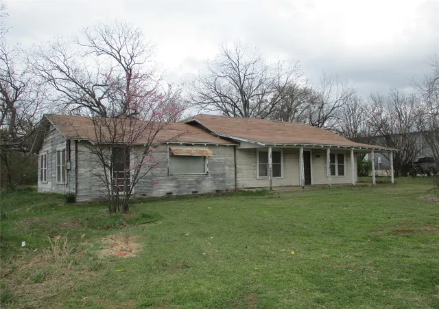 Photo 1 of Single family home for sale at 522 E Quitman Street, Emory, TX 75440 | MLS# 21204993 | Listing updated on 2026-08-28