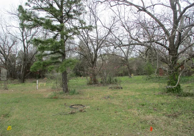Photo 2 of Single family home for sale at 522 E Quitman Street, Emory, TX 75440 | MLS# 21204993 | Listing updated on 2026-08-28