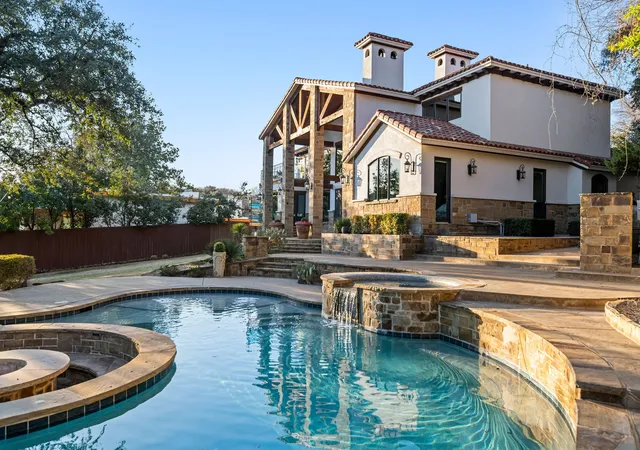 Photo 3 of Single family home for sale at 9930 Boat Club Rd, Fort Worth, TX 76179 | MLS# 21202658 | Listing updated on 2026-07-11