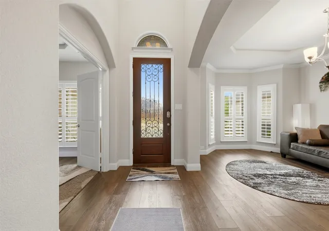 Photo 3 of Single family home for sale at 418 Crestview Dr, Midlothian, TX 76065 | MLS# 21203263 | Listing updated on 2026-10-07