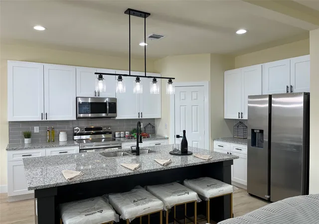 Photo 2 of Single family home for sale at 301 E 14th Ave, Corsicana, TX 75110 | MLS# 21205014 | Listing updated on 2026-08-05