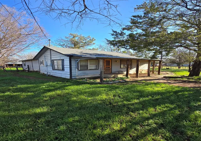 Homes for sale in Coleman, TX | 608 W Ripley St, Coleman, TX 76834 | MLS# 21205088