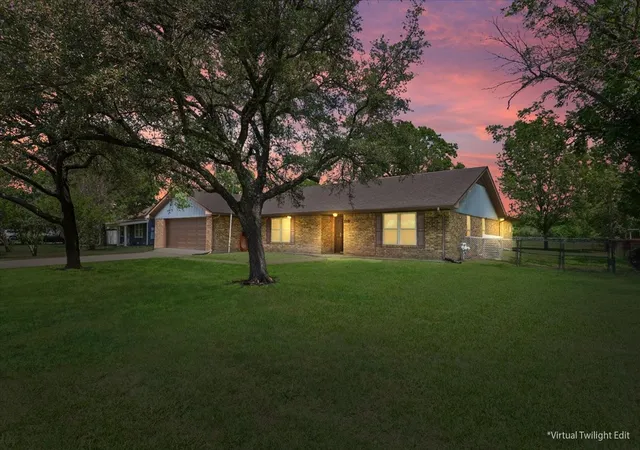Homes for sale in Riesel, TX | 109 Hilltop St, Riesel, TX 76682 | MLS# 21205079