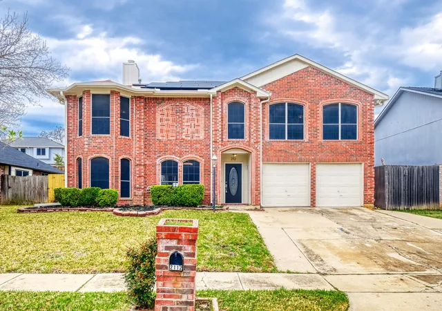 Photo 1 of Single family home for sale at 2112 Meadowview Dr, Corinth, TX 76210 | MLS# 21181551 | Listing updated on 2026-08-28
