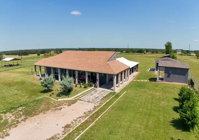 1st image of 1556 Vz County Road 2128, Wills Point, TX 75169 | MLS# 21205272