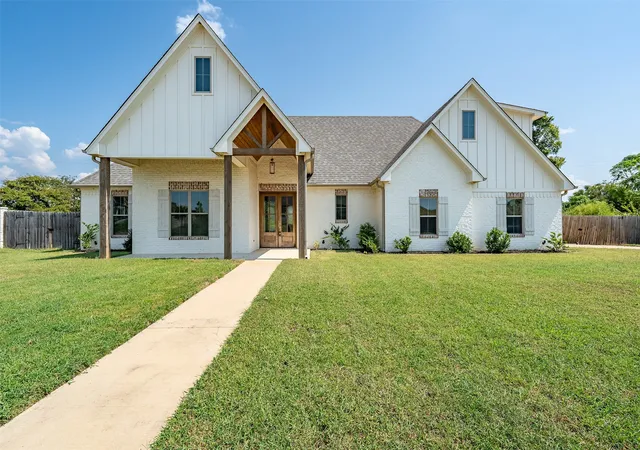 Homes for sale in Bullard, TX | 545 Bush Buck Wy, Bullard, TX 75757 | MLS# 21205393