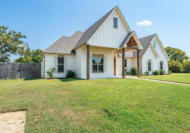 Homes for sale in Bullard, TX | 545 Bush Buck Wy, Bullard, TX 75757 | MLS# 21205393