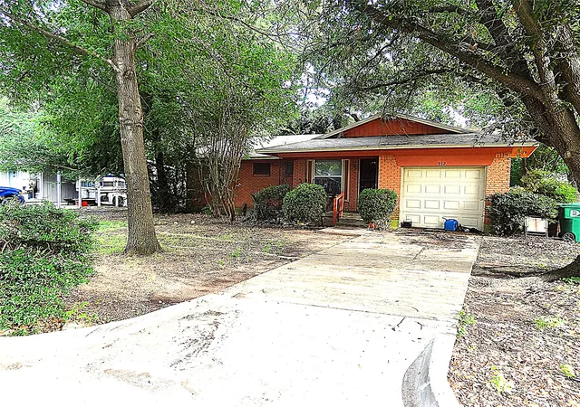 3rd image of 912 Sierra Dr, Denton, TX 76209 | MLS# 21201796