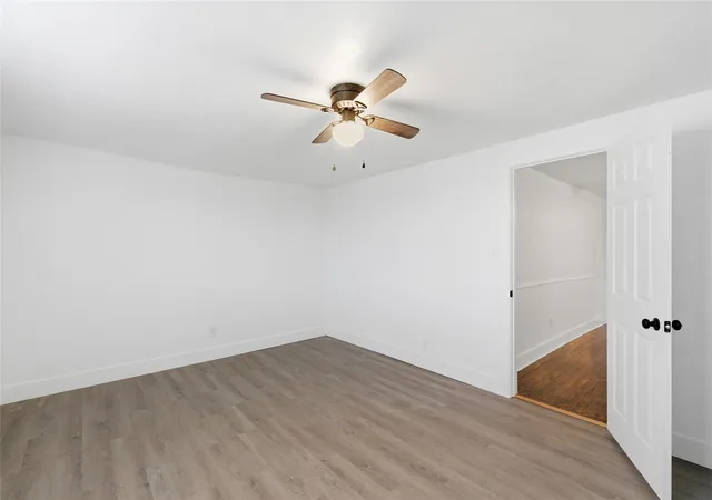 Photo 3 of Single family home for sale at 1102 E Washington St, Stephenville, TX 76401 | MLS# 21202988 | Listing updated on 2026-09-30