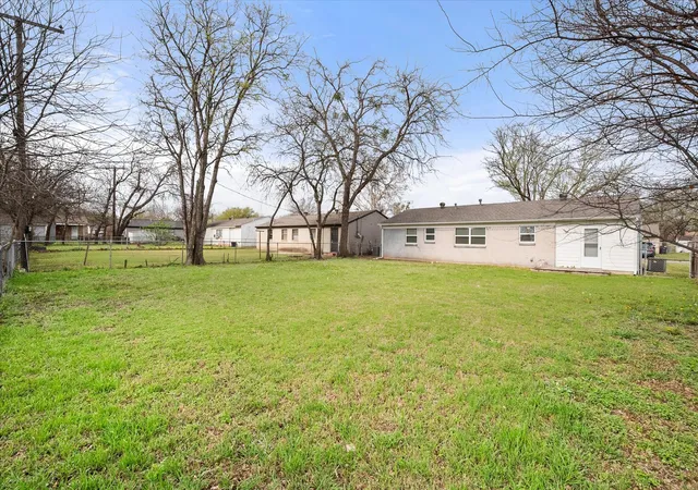 28th image of 729 Sw Sunnybrook Dr, Burleson, TX 76028 | MLS# 21197292