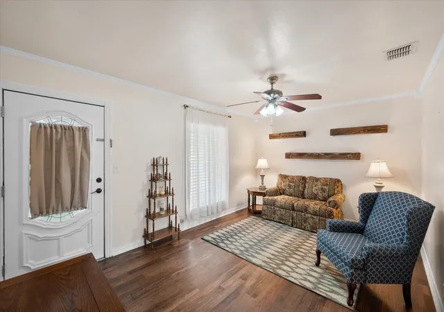 5th image of 729 Sw Sunnybrook Dr, Burleson, TX 76028 | MLS# 21197292