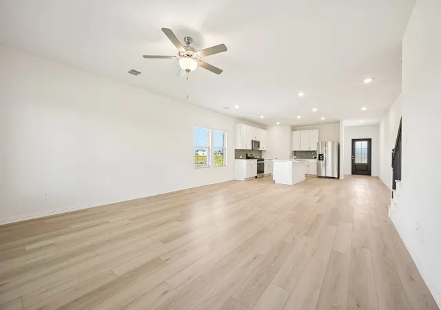 Photo 3 of Single family home for sale at 4208 Palestine Dr, Farmersville, TX 75442 | MLS# 21204742 | Listing updated on 2026-08-28