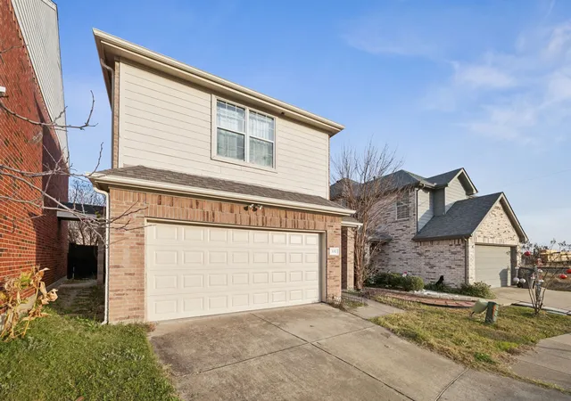Homes for sale in Wylie, TX | 332 Celia Cir, Wylie, TX 75098 | MLS# 21205765