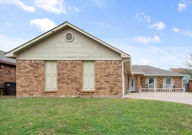 Photo 1 of Single family home for sale at 3104 Creekwood Ln, Fort Worth, TX 76123 | MLS# 21205829 | Listing updated on 2026-09-02