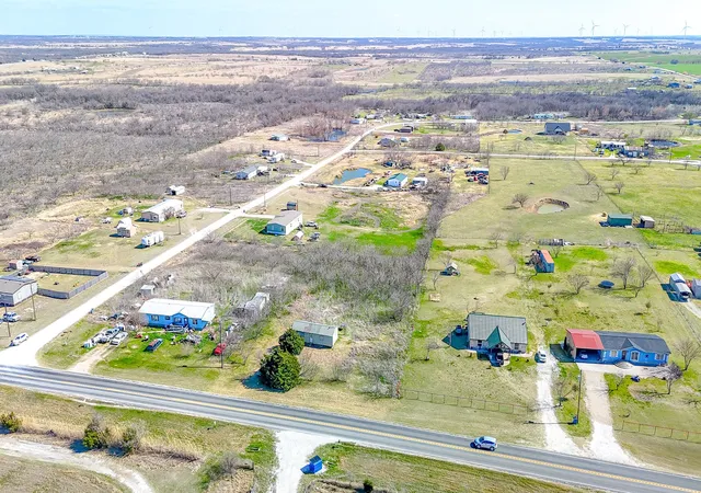 Photo 4 of Single family home for sale at 6830 Fm 2114, Hubbard, TX 76648 | MLS# 21205842 | Listing updated on 2026-07-09