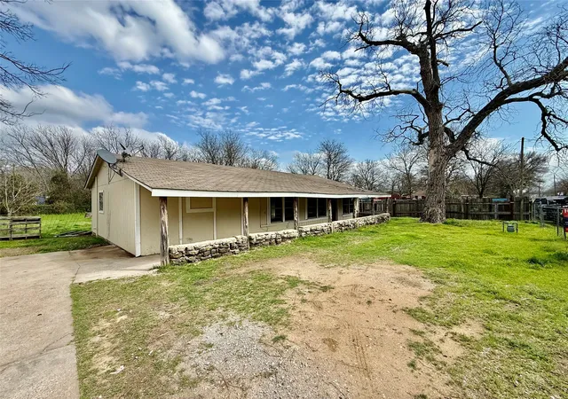 Homes for sale in Mineral Wells, TX | 503 Sw 15th Ave, Mineral Wells, TX 76067 | MLS# 21205828