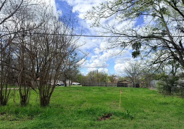 Photo 1 of Land for sale at 604 Sw 2Nd St, Kerens, TX 75144 | MLS# 21205792 | Listing updated on 2026-09-02
