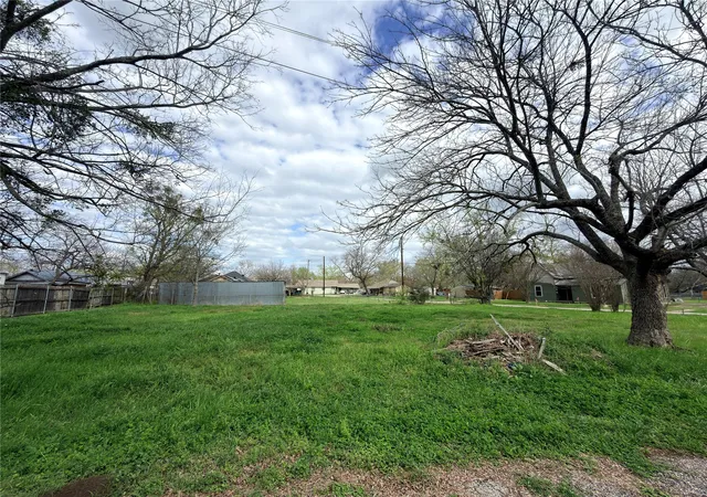 Photo 4 of Land for sale at 604 Sw 2Nd St, Kerens, TX 75144 | MLS# 21205792 | Listing updated on 2026-09-02