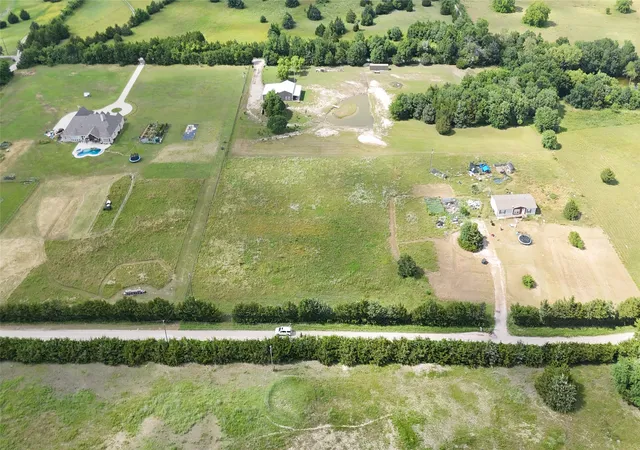 Homes for sale in Trenton, TX | 1676 County Road 4668, Trenton, TX 75490 | MLS# 21178666