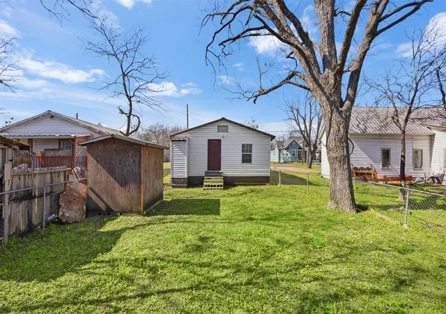 Photo 14 of Single family home for sale at 1017 South 15th, Corsicana, TX 75110 | MLS# 21202178 | Listing updated on 2026-08-27