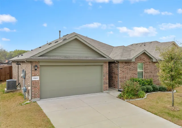 Homes for sale in Justin, TX | 1141 Loomis Trl, Justin, TX 76247 | MLS# 21198829