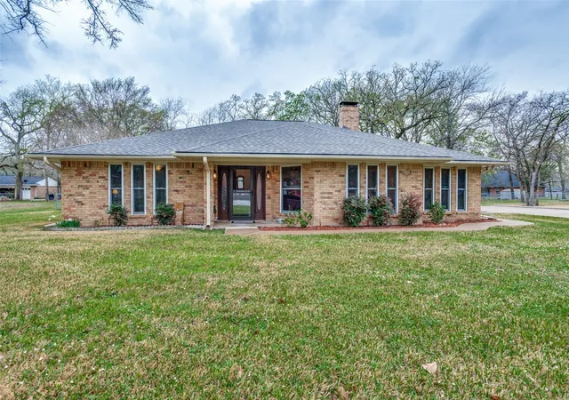Homes for sale in Star Harbor, TX | 5 Huckleberry Ln, Star Harbor, TX 75148 | MLS# 21204853