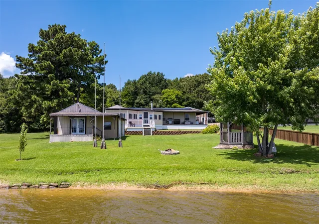 Homes for sale in Malakoff, TX | 175 Kings Row, Malakoff, TX 75148 | MLS# 21204586