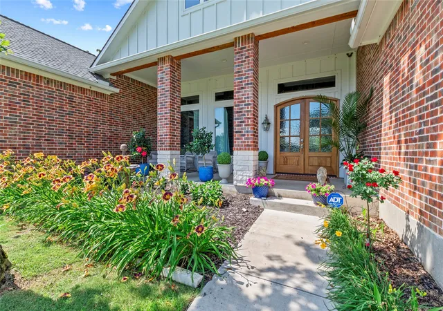 Homes for sale in Kemp, TX | 18076 Country Club Dr, Kemp, TX 75143 | MLS# 21206179