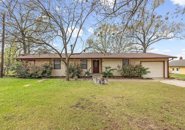 Homes for sale in Pittsburg, TX | 138 County Road 2404, Pittsburg, TX 75686 | MLS# 21205835