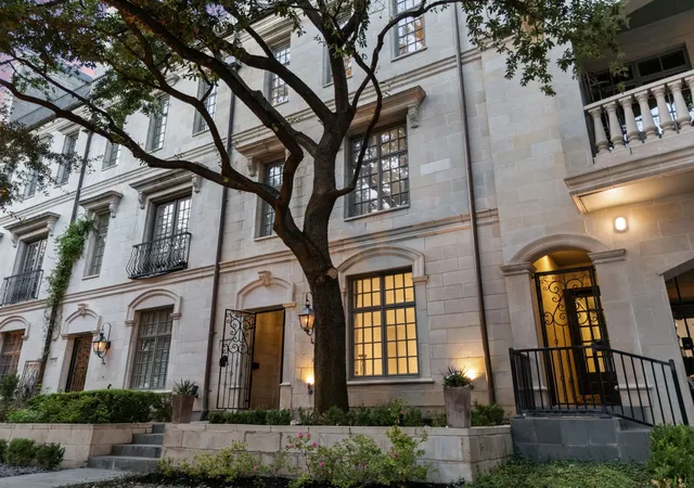 Photo 1 of Sale Pending at 2214 Worthington St, Dallas, TX 75204 | MLS# 21206350 | Listing updated on 2026-07-10